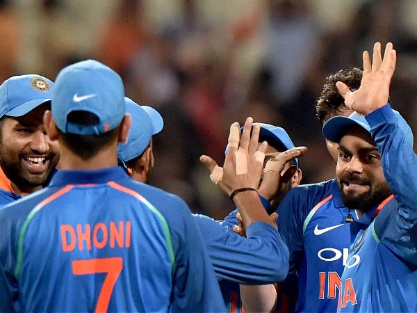 एक सीरीज में भारत की तरफ से तीन शतक लगाने वाले तीसरे बल्लेबाज बने कोहली