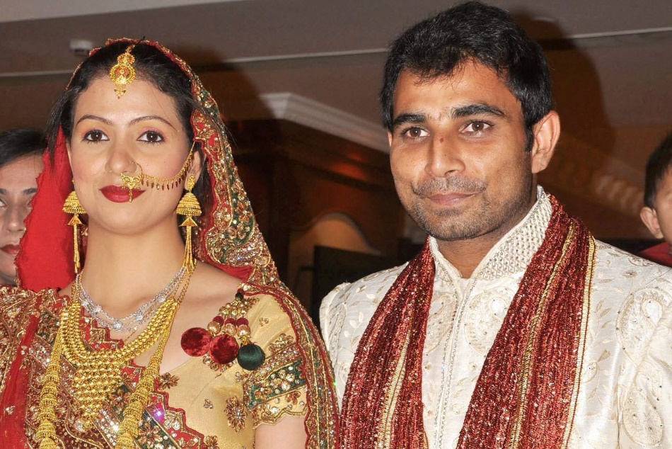 मोहम्मद शमी के समर्थन में उतरे धोनी, हसीन जहां के पिता ने भी दिया बड़ा बयान