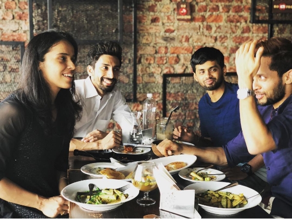 दोनों स्टार शटलर की कई तस्वीरें हैं सोशल मीडिया पर