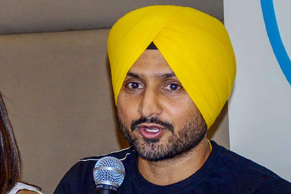 बॉल टैंपरिंग मामले पर भड़के हरभजन, बोले- आईसीसी ने भेदभाद की हद कर दी