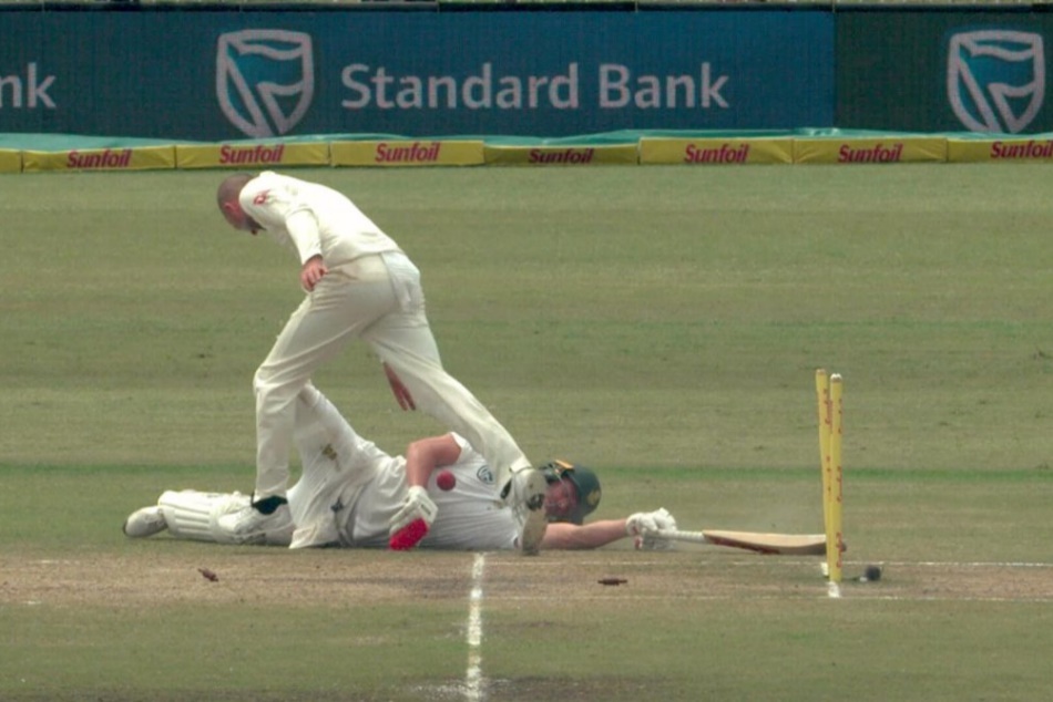 रन आउट के बाद डिविलियर्स के सीने पर छोड़ दी थी गेंद, अब ICC ने लगाया जुर्माना