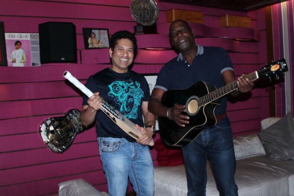 अपने बैटिंग हीरो को सचिन तेंदुलकर ने ऐसे दी जन्मदिन की बधाई