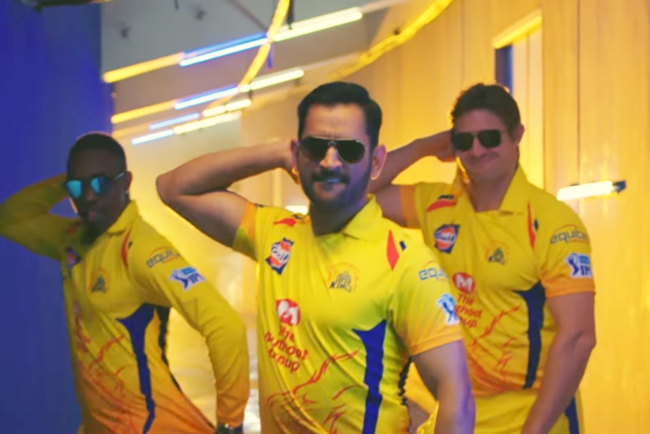 IPL 2018: मैच से पहले चेन्नई सुपर किंग्स के नए थीम सॉन्ग पर कुछ यूं थिरके माही, देखें VIDEO