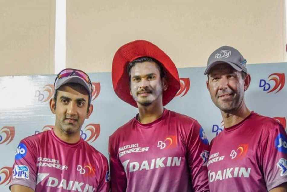 IPL 2018: गौतम के गंभीर फैसले पर सोशल मीडिया पर लोगों ने दी कुछ ऐसी प्रतिक्रिया