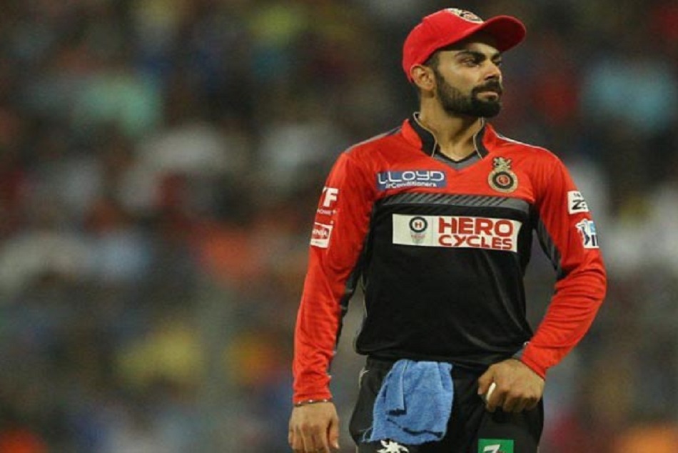 हार पर RCB हुई ट्रोल, खराब गेंदबाजी पर कोच नेहरा की लोगों ने ली क्लास