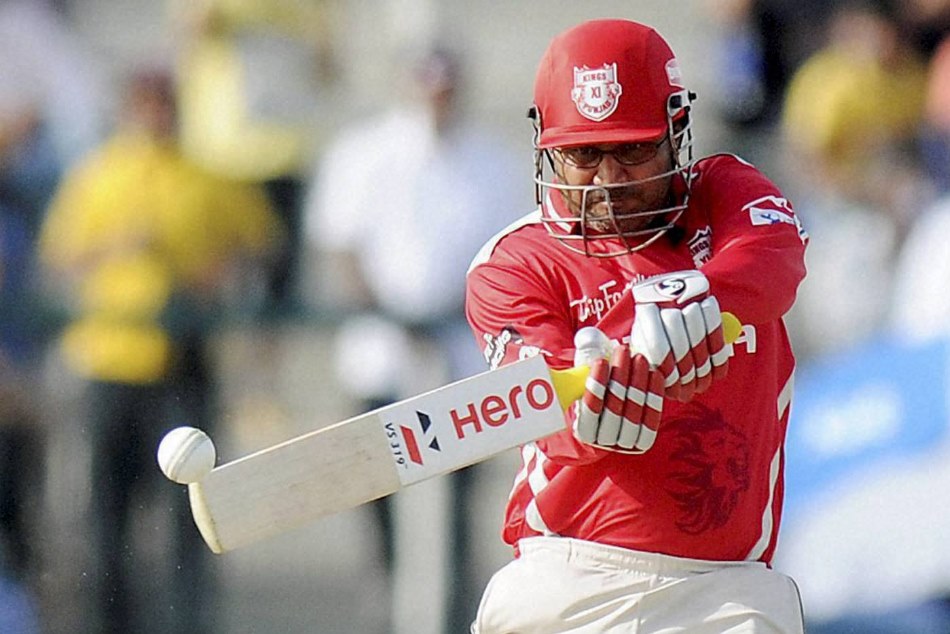 IPL 2018: दिल्ली के खिलाफ पहले मैच में पंजाब की ओपनिंग करेंगे वीरेंदर सहवाग, लेकिन फैंस ने उठाए सवाल