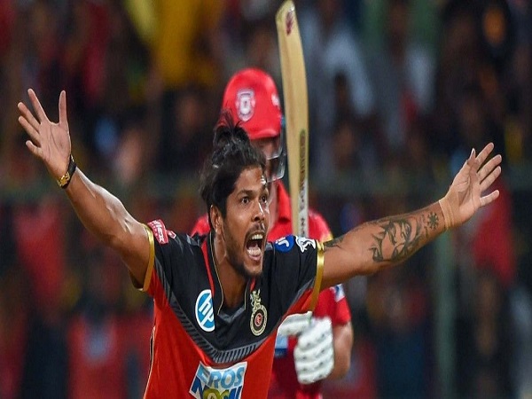 उमेश यादव ने सबसे अधिक 59 रन लुटाये