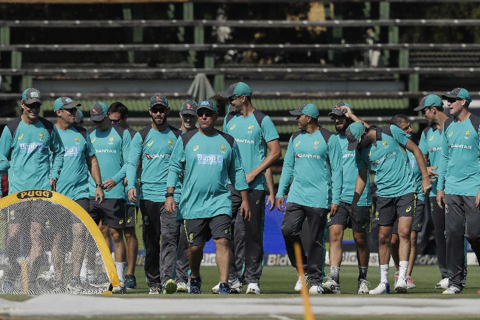 बॉल टेंपरिंग विवाद के बाद कोचिंग छोड़ने वाले कोच को क्रिकेट ऑस्‍ट्रेलिया ने दिया खास तोहफा