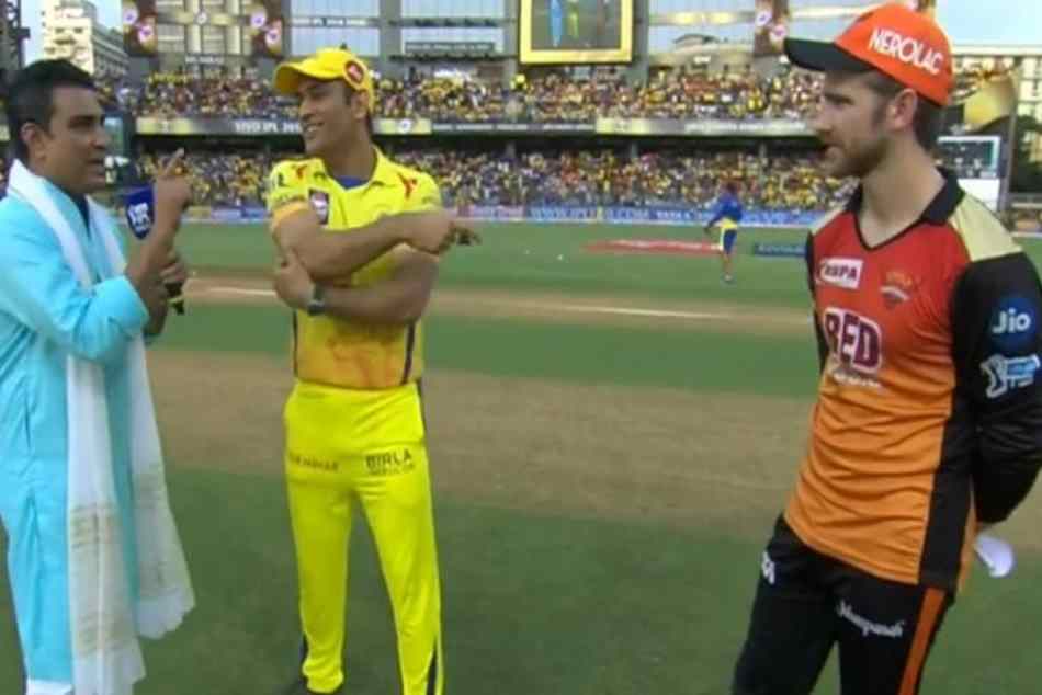 VIDEO: CSK vs SRH, फाइनल में हुआ 'टॉस ड्रामा', धोनी ने मांजरेकर को किया कन्फ्यूज