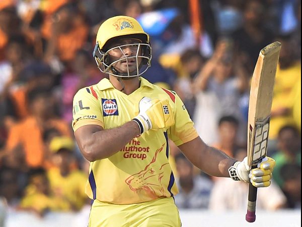 विराट ने गाली देकर दिया था बल्ला