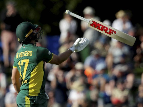 'डिविलियर्स क्रिकेट के नियमों को बदल रहे हैं' 