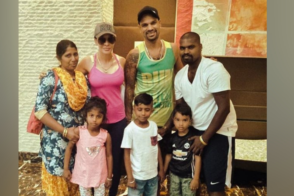 IPL: अपने सबसे बड़े फैन से मिलकर भावुक हुआ गब्बर, हर तरह से धवन को करता है कॉपी