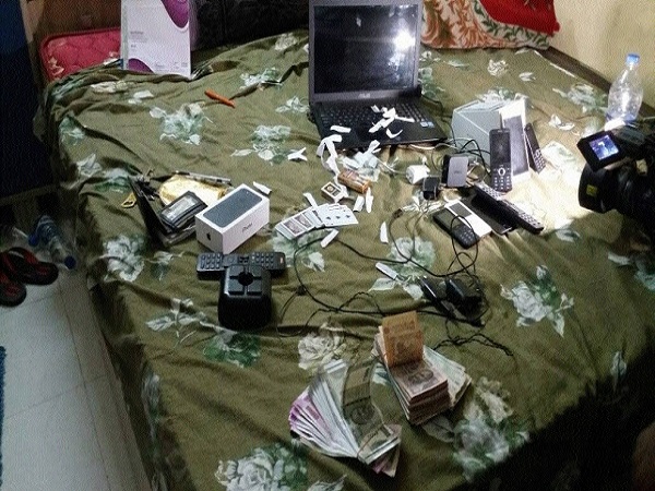 IPL 2018: 'सट्टे की क्लास' लगा रहे गणित के प्रोफेसर को पुलिस ने दबोचा, 15 गिरफ्तार