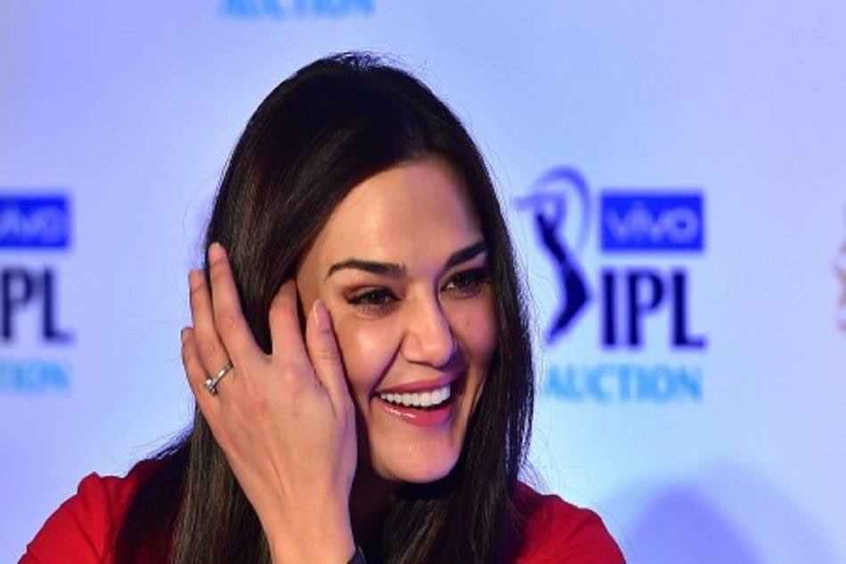 मुंबई इंडियंस के IPL से बाहर होने पर 'खुश दिखीं प्रीति जिंटा ने अब दी सफाई