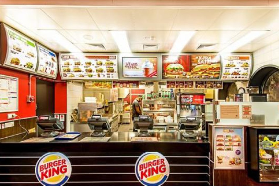 FIFA WC 2018: बर्गर किंग का शर्मनाक ऑफर- खिलाड़ियों से प्रेग्नेंट होकर पाएं 32 लाख रुपये 