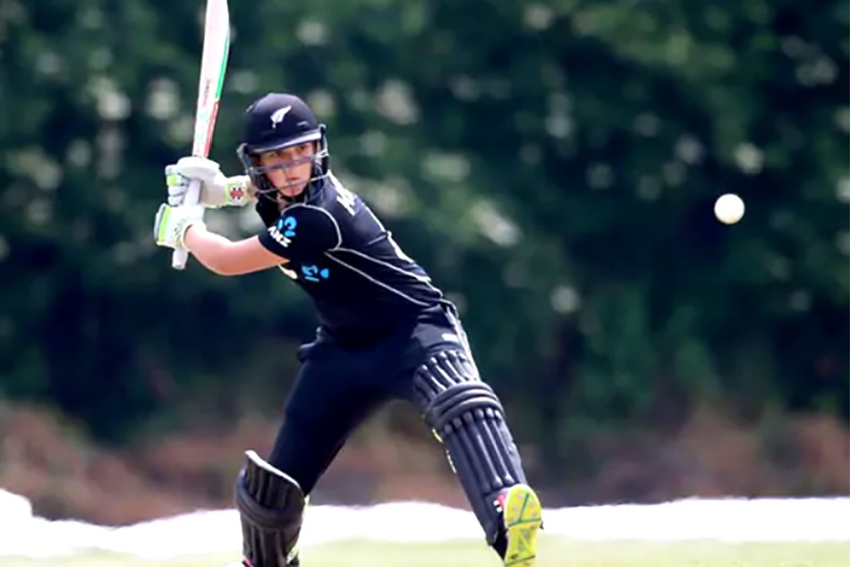 न्यूजीलैंड की एमेलिया केर ने दोहरा शतक जड़कर बनाया वर्ल्ड रिकॉर्ड