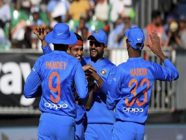 गेंदबाजों ने किया कमाल