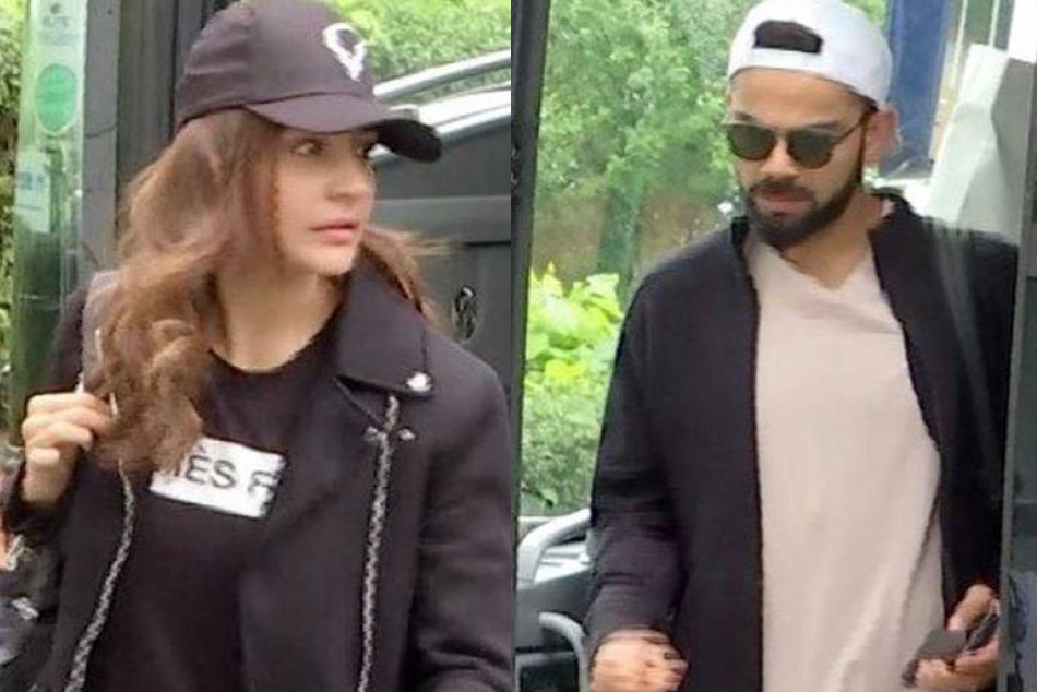 VIDEO: विराट कोहली संग टीम बस में घूमती नजर आईं अनुष्का शर्मा