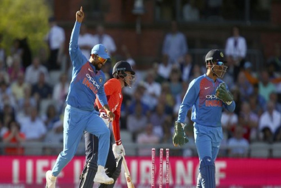 इंग्लैंड के साथ पहले मैच में ही धोनी ने बना डाला ये खास विश्व रिकॉर्ड