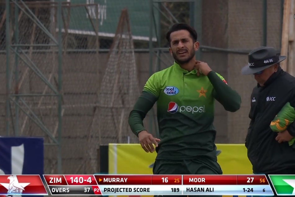 विकेट का जश्न मनाते समय हसन अली की गर्दन में पड़ी मोच, बमुश्किल रुकी पाक खिलाड़ियों की हंसी