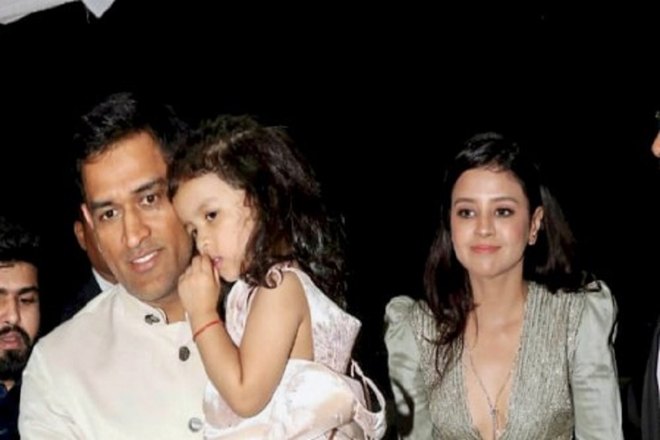 महेंद्र सिंह धोनी टैक्स भरने में भी अव्वल, चुकाई इतनी बड़ी रकम