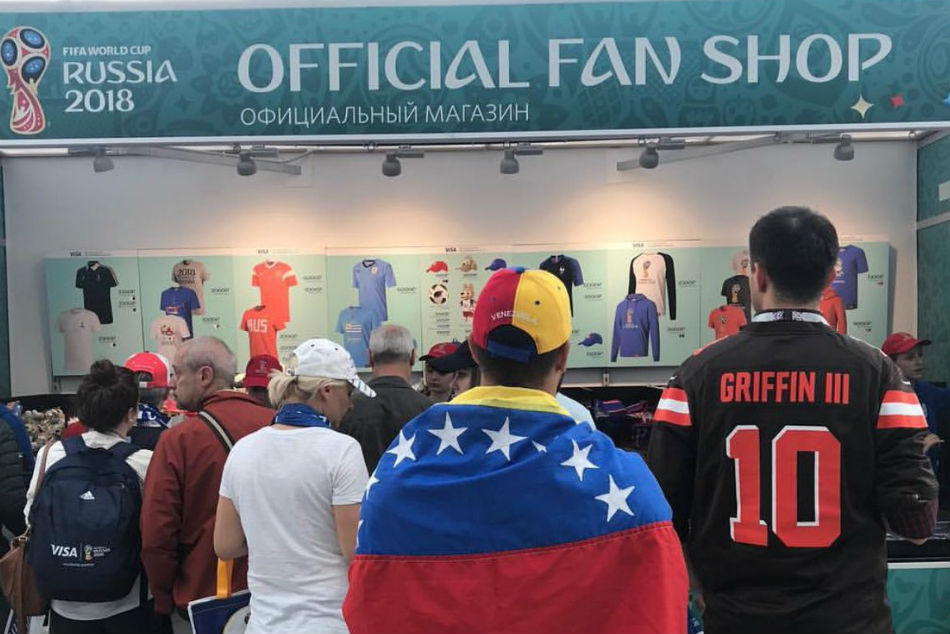 VIDEO: फीफा के रोमांचक मुकाबले कुछ इस तरह रूस में दुनिया को कर रहे हैं एकजुट !