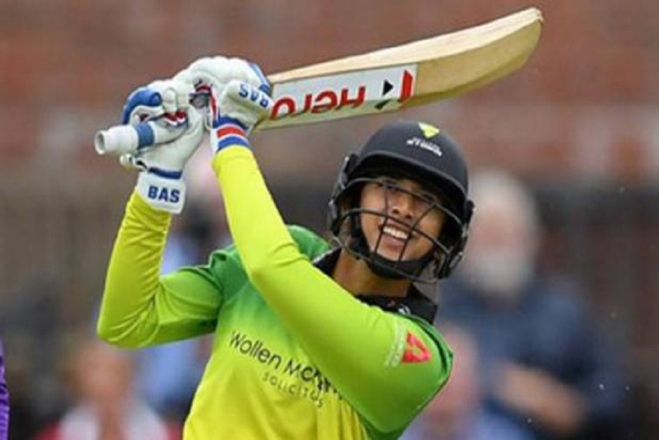 स्मृति मंधाना ने फिर किया धमाल, शतक जड़कर बनाया खास रिकॉर्ड