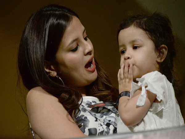 महेंद्र सिंह धोनी की पत्नी साक्षी धोनी: