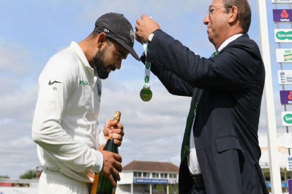 Video: मैन ऑफ द मैच के लिए मिली शैंपेन के साथ कोहली ने किया कुछ ऐसा