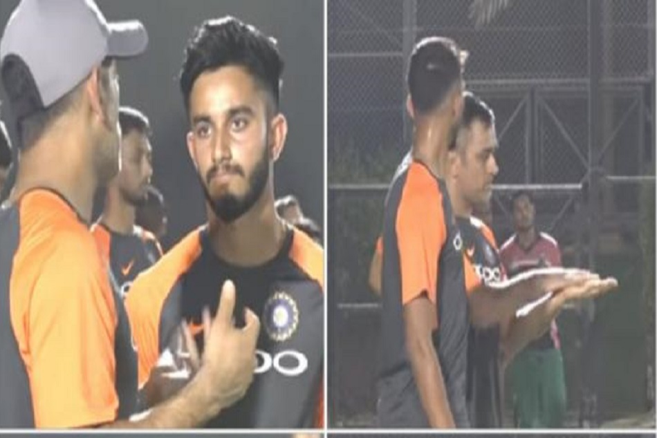 एशिया कप 2018 में रवि शास्त्री नहीं धोनी हैं टीम इंडिया के 'कोच', तस्वीरों से सामने आई कहानी