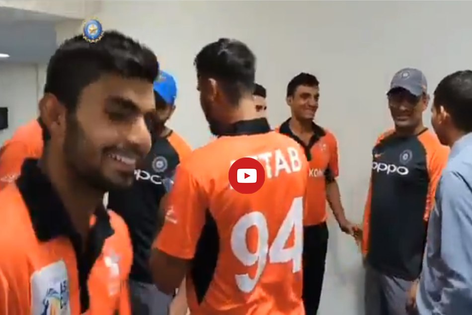 VIDEO: मैदान पर ऐसा क्या हुआ कि हॉन्गकॉन्ग के ड्रेसिंग रूम में पहुंच गई टीम इंडिया
