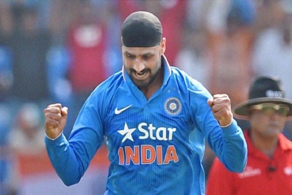 Asia Cup History: जब हरभजन सिंह ने छक्का जड़कर जिताया था मैच, शोएब अख्तर को दिया था करारा जवाब