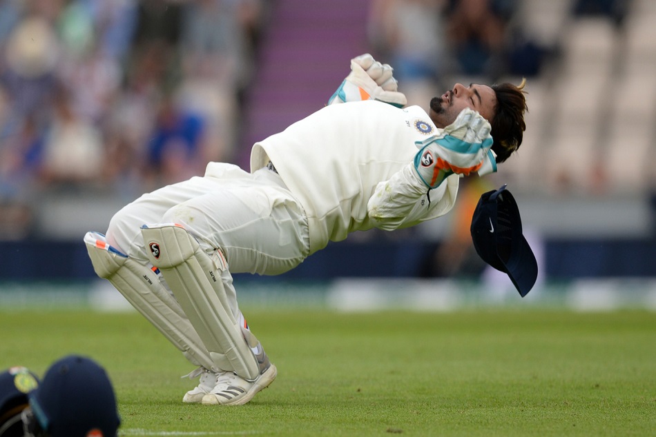 VIDEO: ऋषभ पंत के मुंह पर लगी अश्विन की गेंद, बिगड़ गई तबीयत