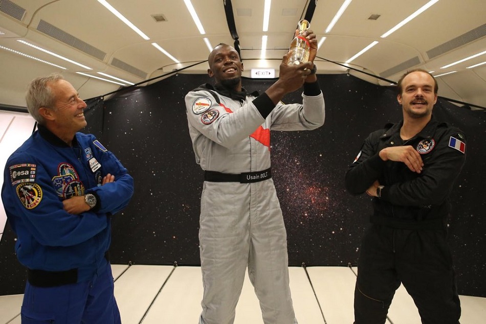 VIDEO:धरती पर ही नहीं आसमान में भी रेस जीतकर चैंपियन बने उसेन बोल्ट