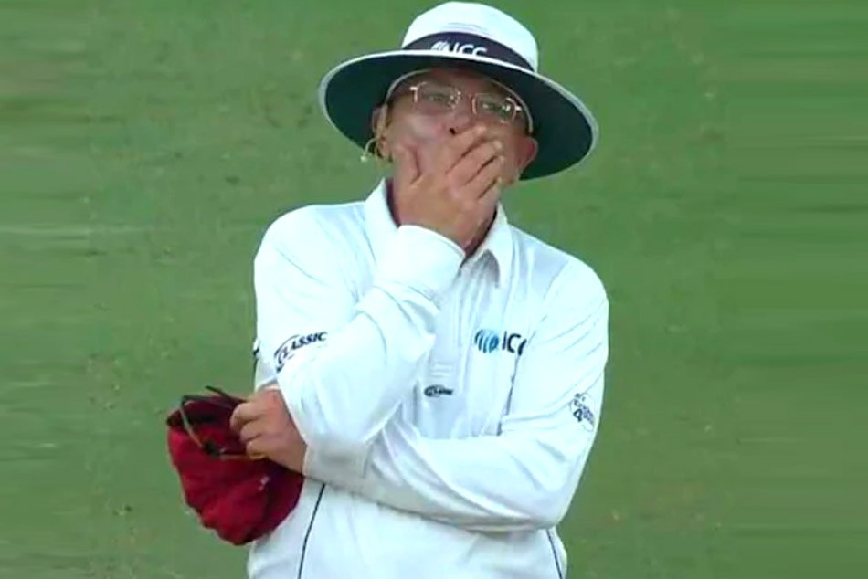 INDvWI : जब अंपायर इयान गुल्ड ने जेसन होल्डर से 'गलती' के लिए मांगी माफी