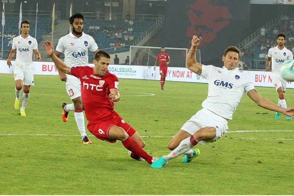 असल लड़ाई से पहले दिल्ली और नार्थईस्ट के बीच शुरू हुआ शब्दयुद्ध