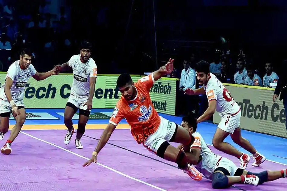 Pro Kabaddi 2018: बेंगलुरु बुल्स ने हरियाणा स्टीलर्स और यूपी योद्धा ने पुनेरी पलटन को चटाई धूल