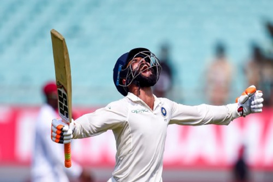 INDvsWI: शतक जड़कर 'तलवारबाजी' करने वाले जडेजा मैच के बाद इस तरह हुए भावुक, देखें VIDEO