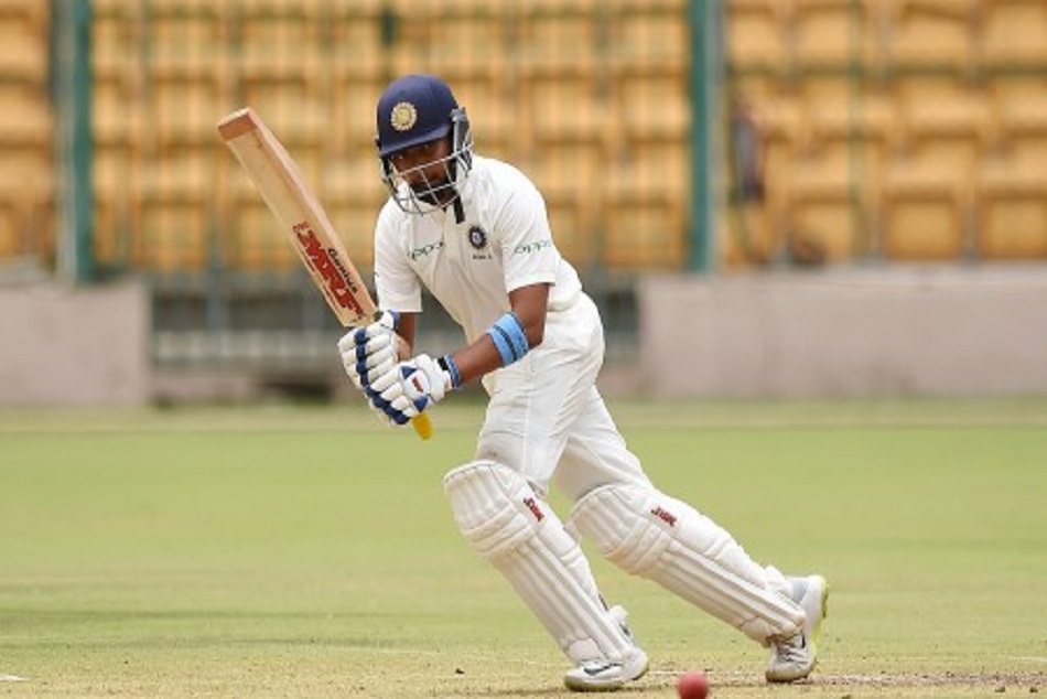 INDvsWI: शानदार अर्धशतक जड़कर पृथ्वी शॉ ने फिर मचाया धमाल, दिग्गजों की इस लिस्ट में हुए शामिल