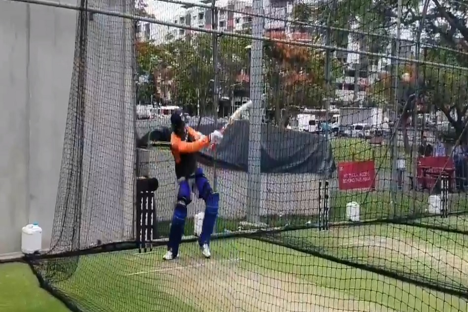 INDvsAUS: ऑस्ट्रेलियाई गेंदबाजों को मजा चखाने के लिए कमर कस रहे बुमराह, देखें Video