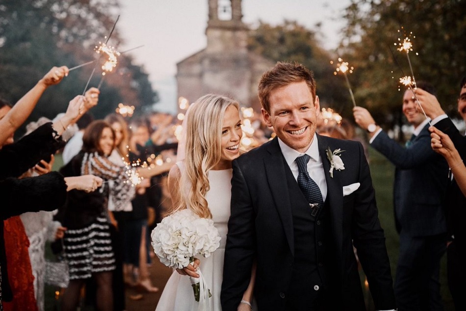 Pics: एशेज सीरीज के दौरान इस लड़की को दिल दे बैठे थे इयोन मोर्गन, अब रचा ली शादी