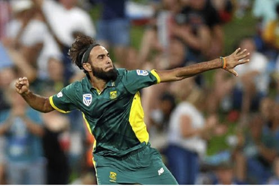 कैच लेने के बाद खुशी मना रहे इमरान ताहिर को होना पड़ा शर्मिंदा , देखे Video