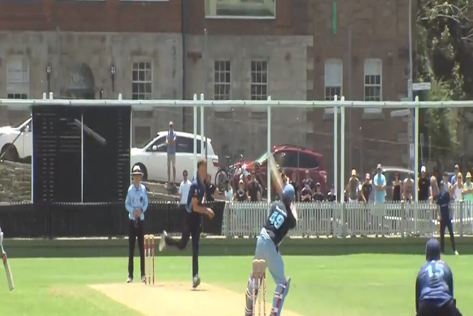 Video- स्टीव स्मिथ ने खेला धोनी वाला 'हेलीकॉप्टर शॉट', प्रशंसकों ने कहा- जल्दी टीम में वापस बुलाओ