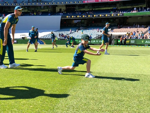 INDvsAUS: टॉस के लिए मैदान पर उतरा 7 वर्षीय ऑस्ट्रेलियाई टीम का उप कप्तान, देखें Video