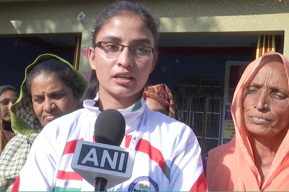 कश्मीर की 21 वर्षीय अजमत बीवी ने रचा इतिहास, दक्षिण अफ्रीका में कराटे चैंपियनशिप में जीता ब्रॉन्ज