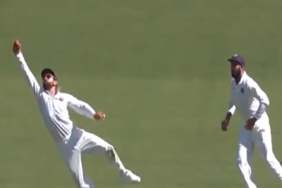 VIDEO: 'सुपरमैन' विराट कोहली ने कमाल का कैच लेकर कंगारूओं को किया दंग