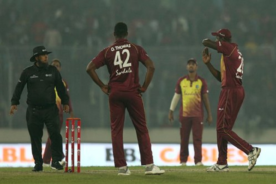 BANvsWI: सही गेंद को अंपायर ने करार दिया नो बॉल, मैदान पर मचा बवाल, देखें Video