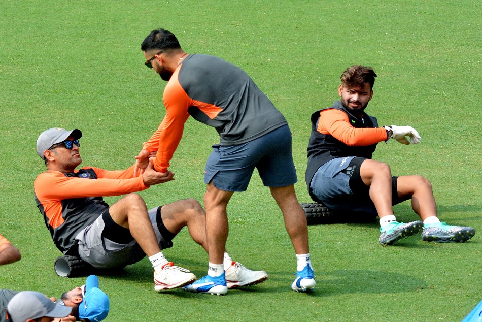 टीम इंडिया को लगा बड़ा झटका, 6 साल बाद सामने आई धोनी की 'पुरानी बीमारी'