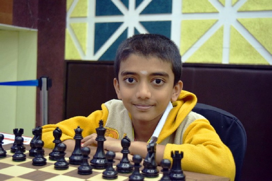 दुनिया के दूसरे और भारत के सबसे युवा ग्रैंडमास्टर बने चेन्नई के डी गुकेश