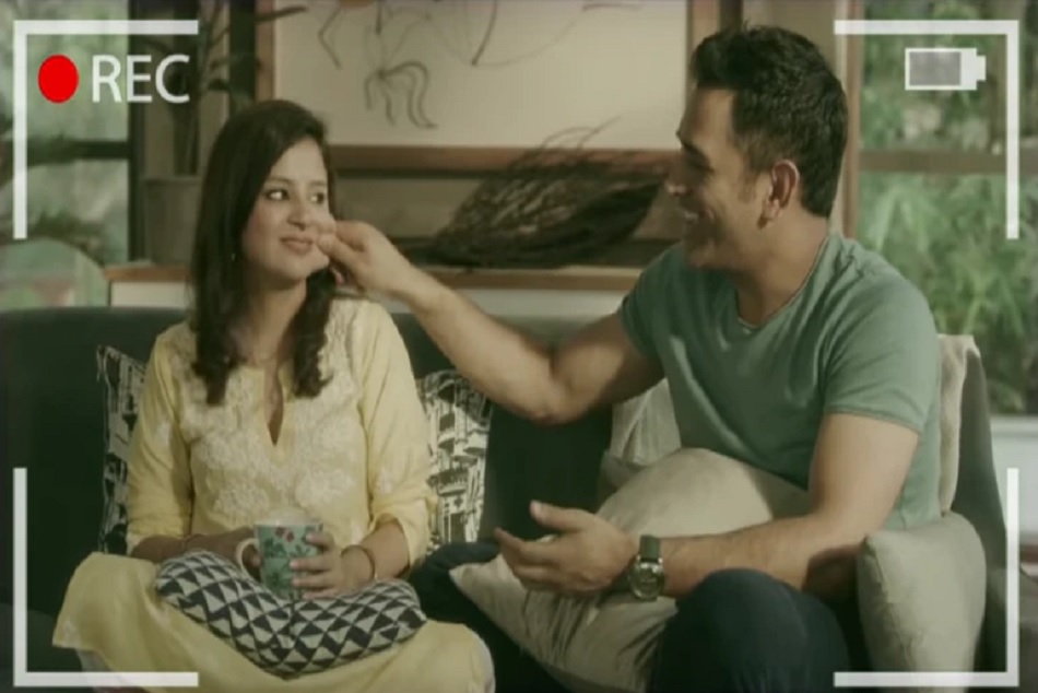 टीवी एड पर पहली बार साक्षी के साथ नजए आएंगे धोनी, जाहिर की ये बेहद खास बात